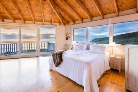 Yallingups Best Located Beach House - Maitland Accommodation 5
