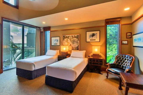 Yacht Club 19 Bijou De Mer 2 Buggies - Maitland Accommodation 6