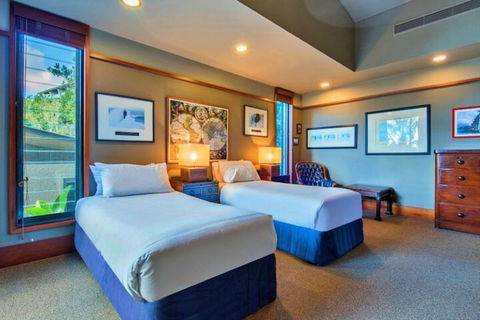 Yacht Club 19 Bijou De Mer 2 Buggies - Maitland Accommodation 5