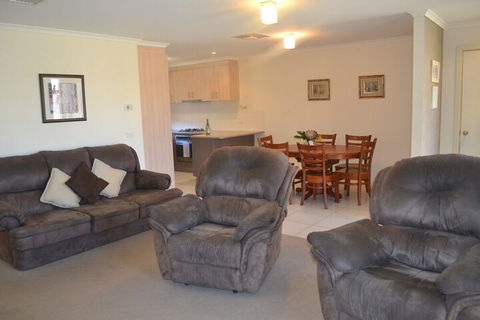 Amarco Mulwala - Maitland Accommodation 5