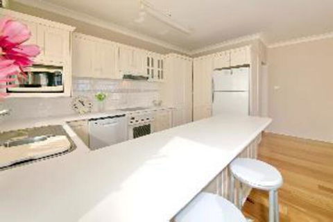 3 Bedroom Apartment Bayview Towers Unit 1 - Maitland Accommodation 2