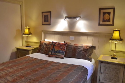 Autumn Affair Cottage 5 - Maitland Accommodation 5