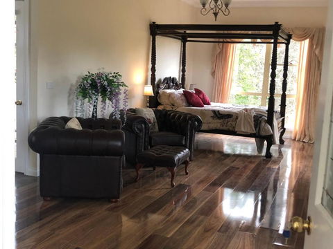 Toolebewang Farm Cottage - Maitland Accommodation 3