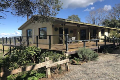 Maleny Mountain Retreat - Maitland Accommodation 0