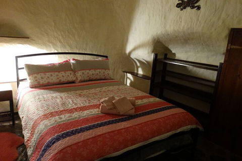 Di's Dugouts - Maitland Accommodation 4