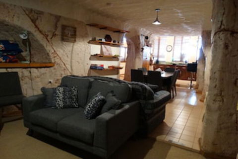 Di's Dugouts - Maitland Accommodation 0