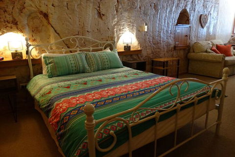 Di's Dugouts - Maitland Accommodation 7