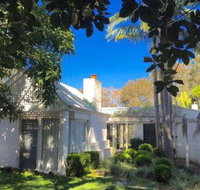 Wisteria Cottage on the Lagoon / Beach - Maitland Accommodation