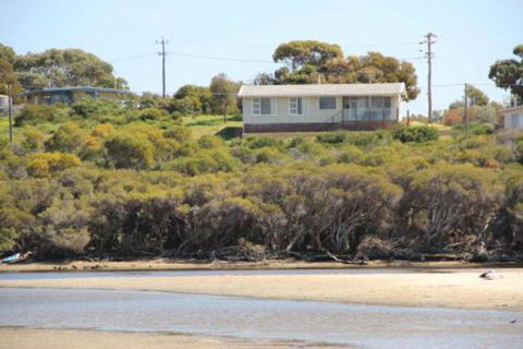River Panorama Beach House - Maitland Accommodation 6