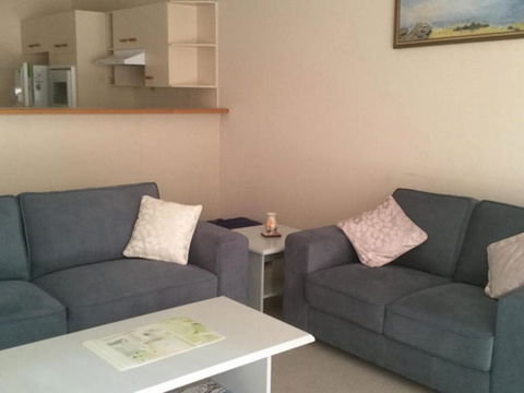 Private Canal Duplex With Pontoon Oleander Drive Bongaree - Maitland Accommodation 5