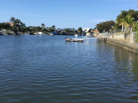 Private Canal Duplex With Pontoon Oleander Drive Bongaree - Maitland Accommodation 1