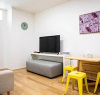 Cozy 3 Bedroom Apartment in The Heart of Melbourne CBD - Maitland Accommodation
