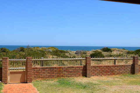 Watersun Beach House - Maitland Accommodation 7