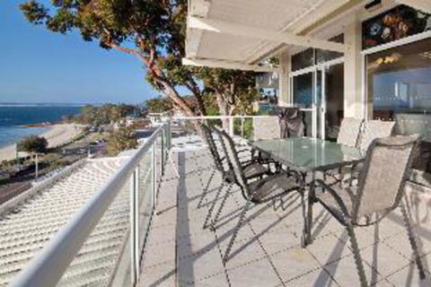 3 Bedroom House Classic View 2 / 49 Victoria Parade FREE WIFI - Maitland Accommodation 3