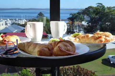 2 Bedroom Apartment Portside Unit 12 / 1 Donald Street FREE WIFI - Maitland Accommodation 1