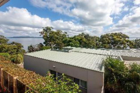 3 Bedroom Villa Moy At Nelson Bay 2 / 30 Thurlow Avenue FREE WIFI - Maitland Accommodation 1