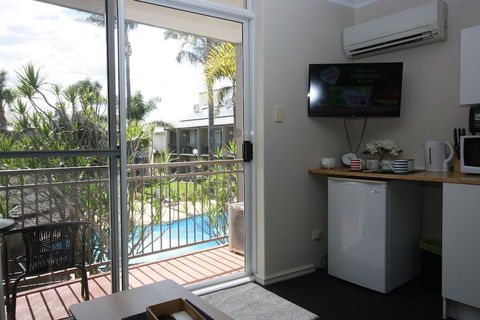 Resort Serviced Apartments - Mandurah - Maitland Accommodation 4