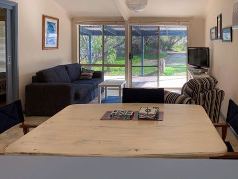 Gone Fishing - Maitland Accommodation 2