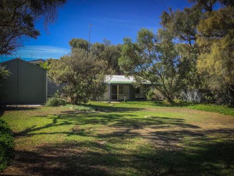 Gone Fishing - Maitland Accommodation 5