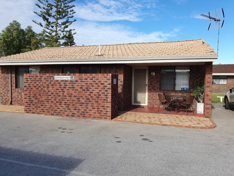 Ocean Beach Chalet 18 - Maitland Accommodation 0