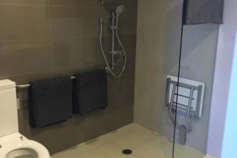 Collins Accommodation - Maitland Accommodation 0