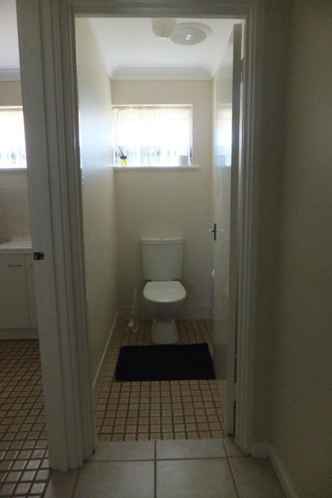 Ocean Beach Chalet 15 - Maitland Accommodation 4