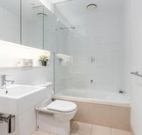 Little Collins Apartment - Maitland Accommodation