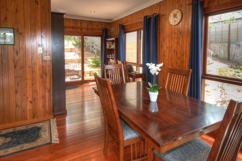 Glendell Cottage - Maitland Accommodation 3