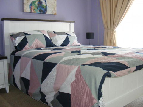 Numurkah Apartments The Saxton - Maitland Accommodation 6