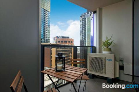 Complete Host CBD Lighthouse Apartments - Maitland Accommodation 6