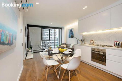 Complete Host CBD Lighthouse Apartments - Maitland Accommodation 5