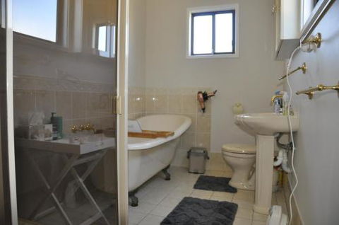 Caledonia Cottage - Maitland Accommodation 4