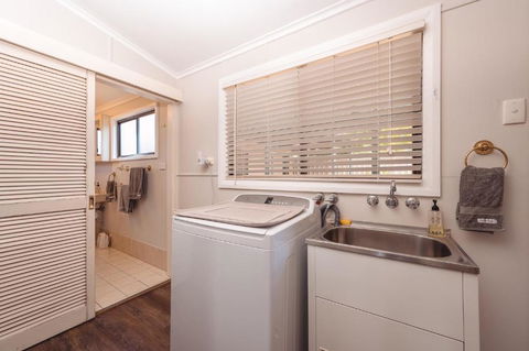 Caledonia Cottage - Maitland Accommodation 3