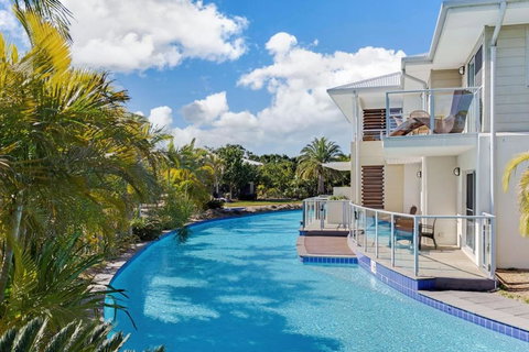 Pacific Blue Pool Spa & More Available In Complex! - Maitland Accommodation 4