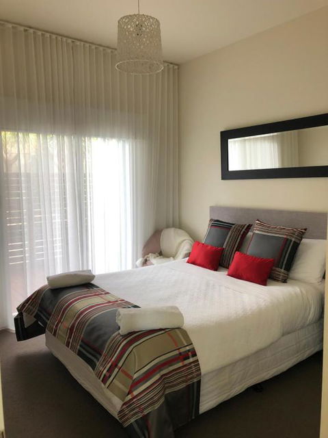 Exclusive Anglesea River Beach Apartment - Maitland Accommodation 3