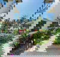 Beachfront Apartment with Ocean Views