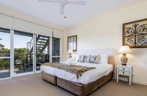 COASTAL SOUL VILLA At BROADBEACH - Maitland Accommodation 6