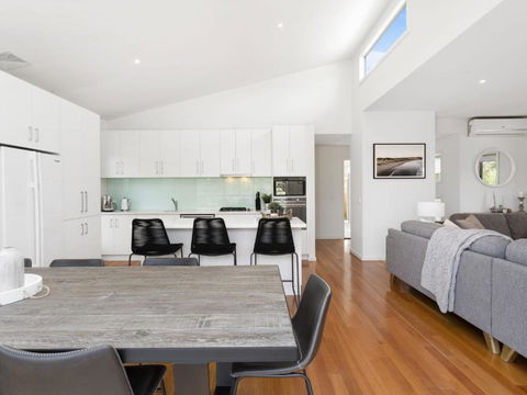 YOU ME & THE SEA BLAIRGOWRIE - Maitland Accommodation 4