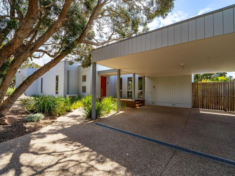 YOU ME & THE SEA BLAIRGOWRIE - Maitland Accommodation 5