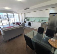 just listed Bolton St. 1br 350m walk to Newcastle beach  Wifi end Eand - Maitland Accommodation