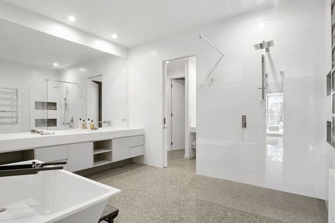 Lansdowne Villa - Maitland Accommodation 4