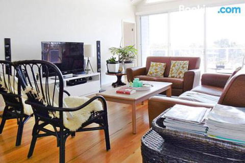 Allure - Maitland Accommodation 6