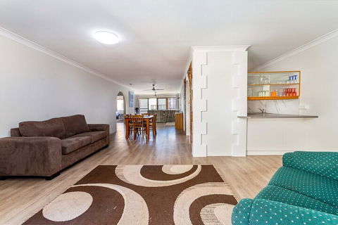 Great Location Close To Waterfront Shops Restaurants & Cafes. - Maitland Accommodation 6