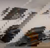 Perth 5 Backpacker Hostel - Maitland Accommodation