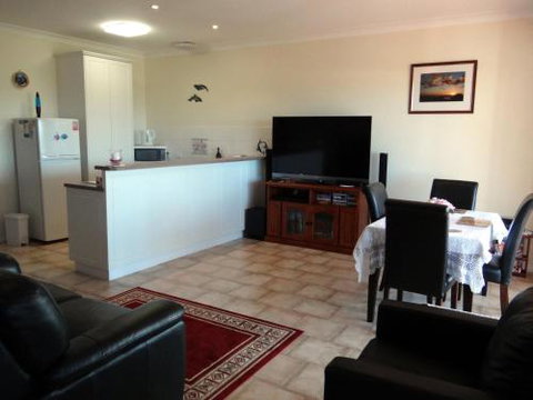 Close Encounters Bed & Breakfast - Maitland Accommodation 3