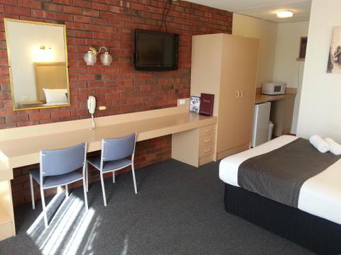 Big Valley Lakeside Paradise Motor Inn - Maitland Accommodation 3