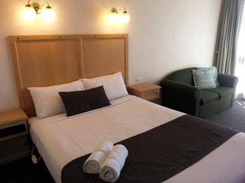 Big Valley Lakeside Paradise Motor Inn - Maitland Accommodation 6