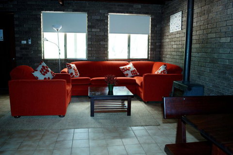 Caves Road Chalets - Maitland Accommodation 2