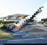 Rover Holiday Units - Maitland Accommodation