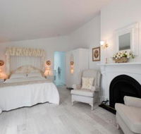 White Dove Cottage Bed  Breakfast - Maitland Accommodation